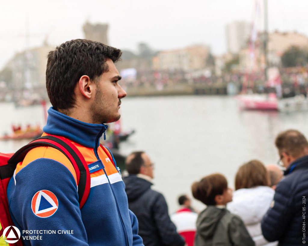 Bénévole de la Protection Civile en patrouille pour le Vendée Globe